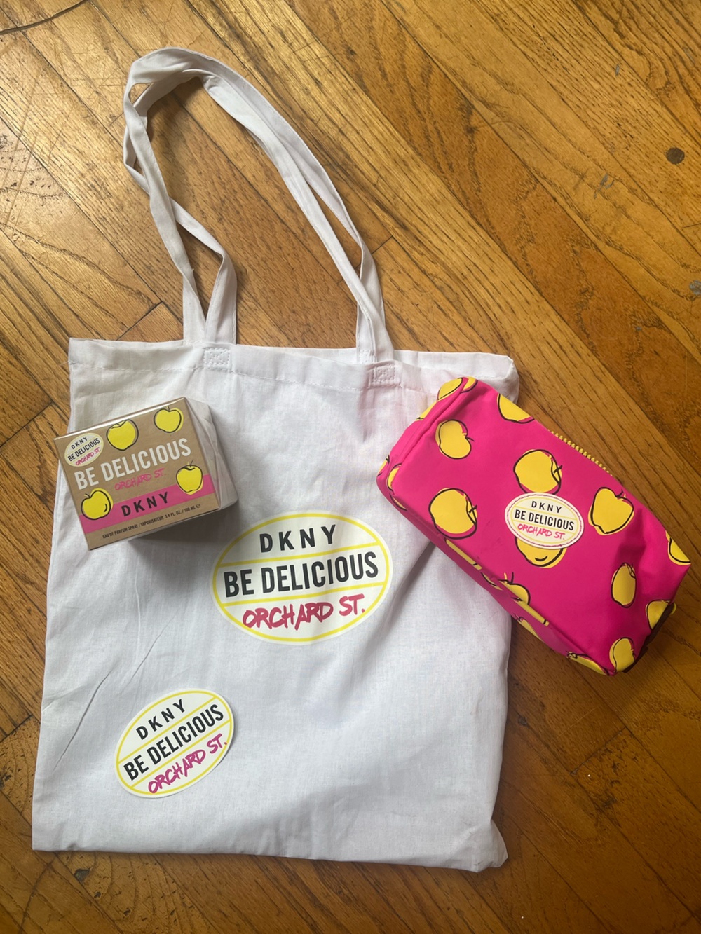 DKNY “Be delicious” perfume gift set